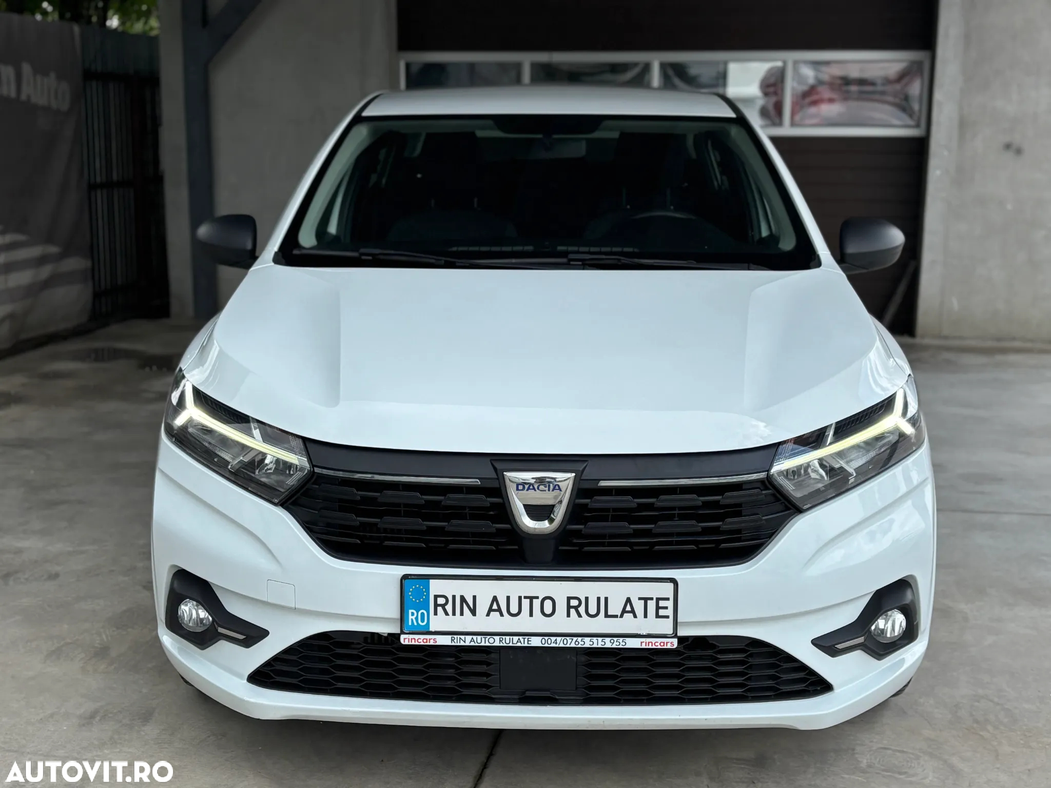 Dacia Logan TCe 90 Essential - 3