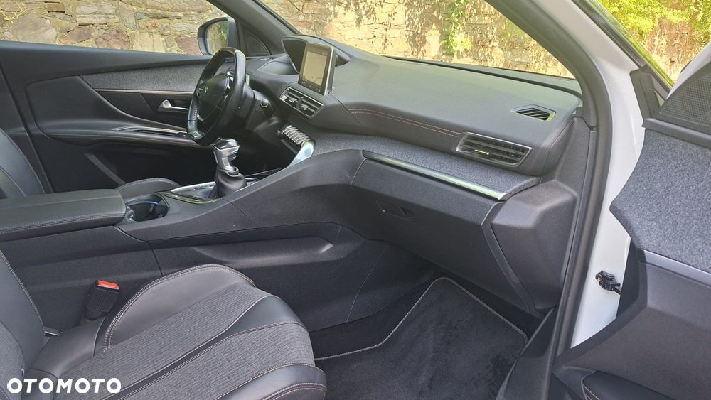 Peugeot 3008 - 11