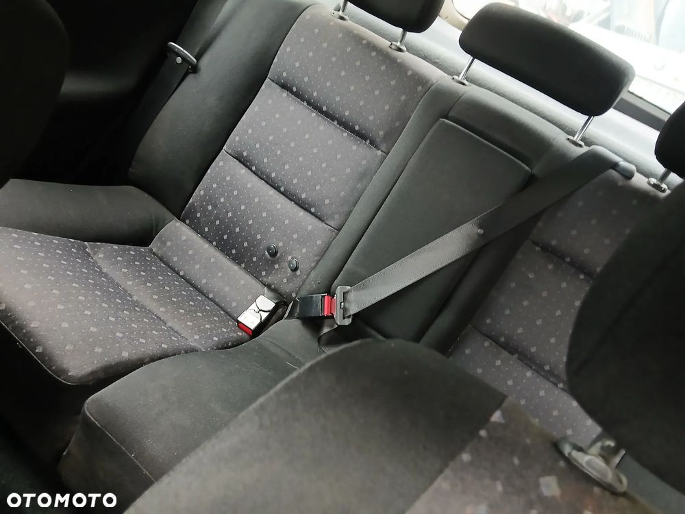 OPEL VECTRA B LIFT HB L157 fotel fotele kanapa deska kokpit podsufitka boczek boczki klamka - 8