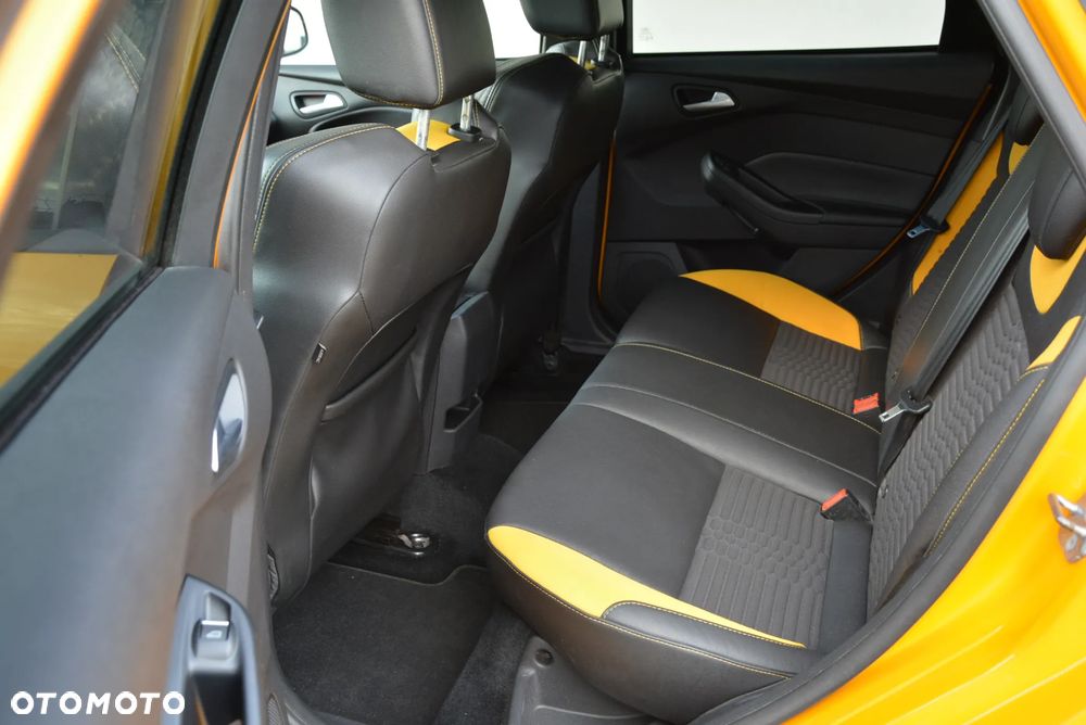 Ford Focus 2.0 TDCi ST-2 PowerShift - 29