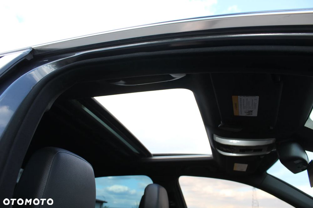 Mercedes-Benz Klasa C 300 7G-TRONIC - 25