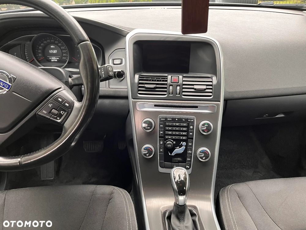 Volvo XC 60 D4 Drive-E Momentum - 8