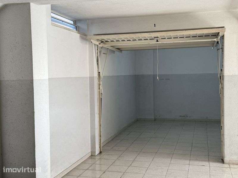 Garagem Box 20 m² c/ Quadro elétrico | Charneca de Caparica - Grande imagem: 5/8