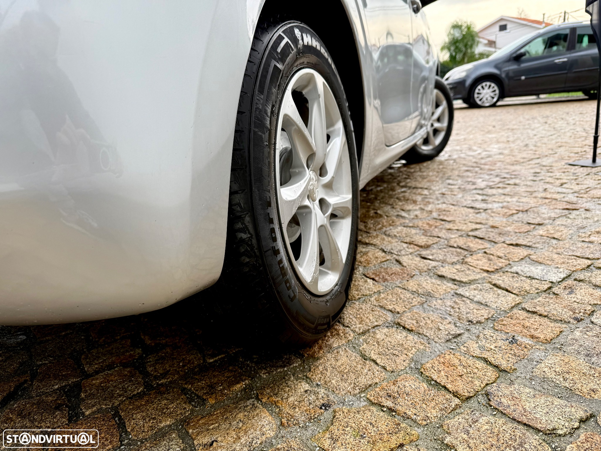 Peugeot 208 1.2 VTi SE Style - 6