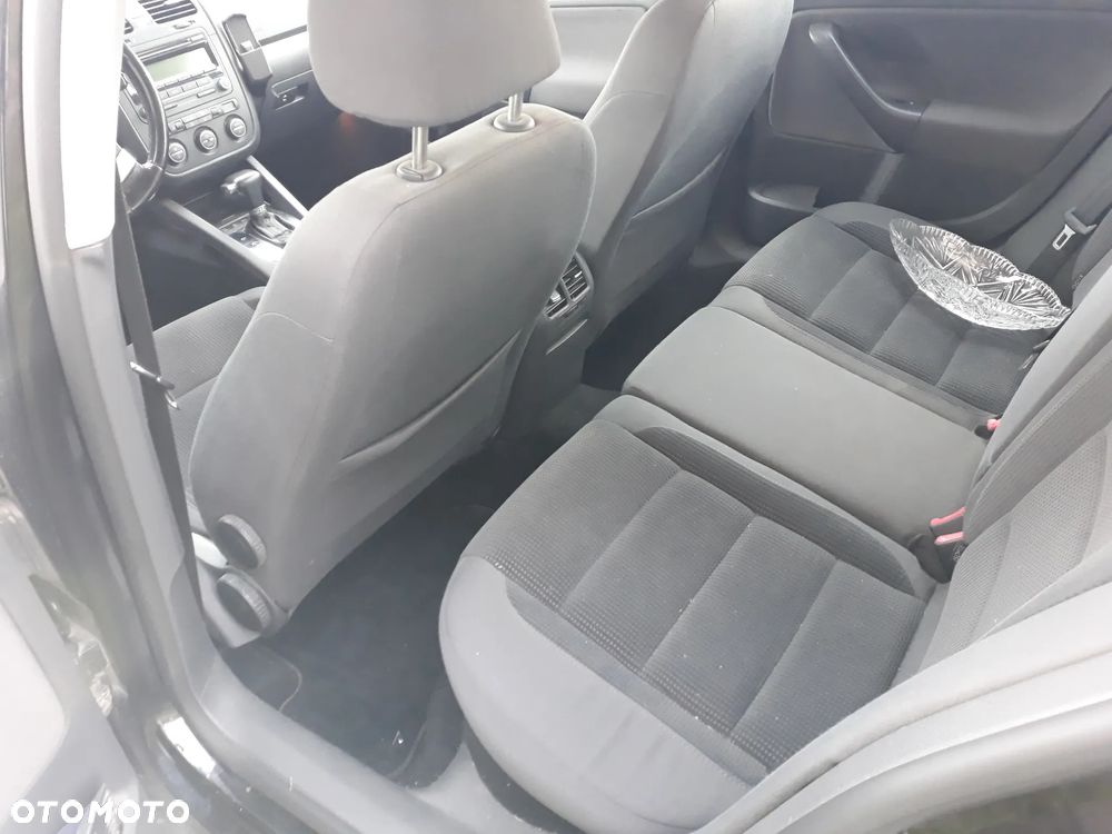 Volkswagen Golf 1.9 TDI Comfortline DSG - 8