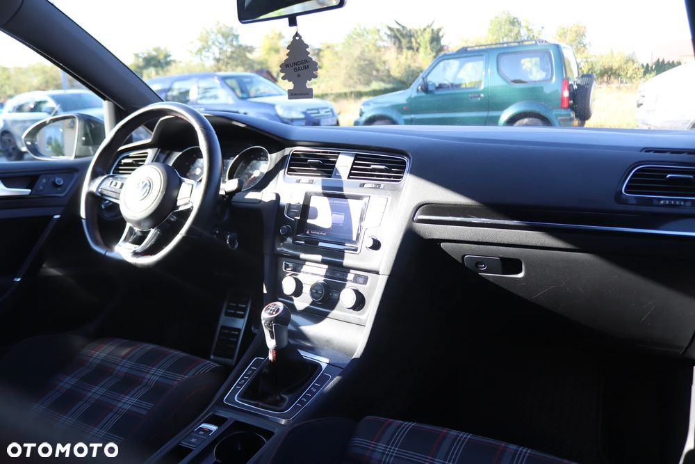 Volkswagen Golf 2.0 TSI BMT GTI - 27