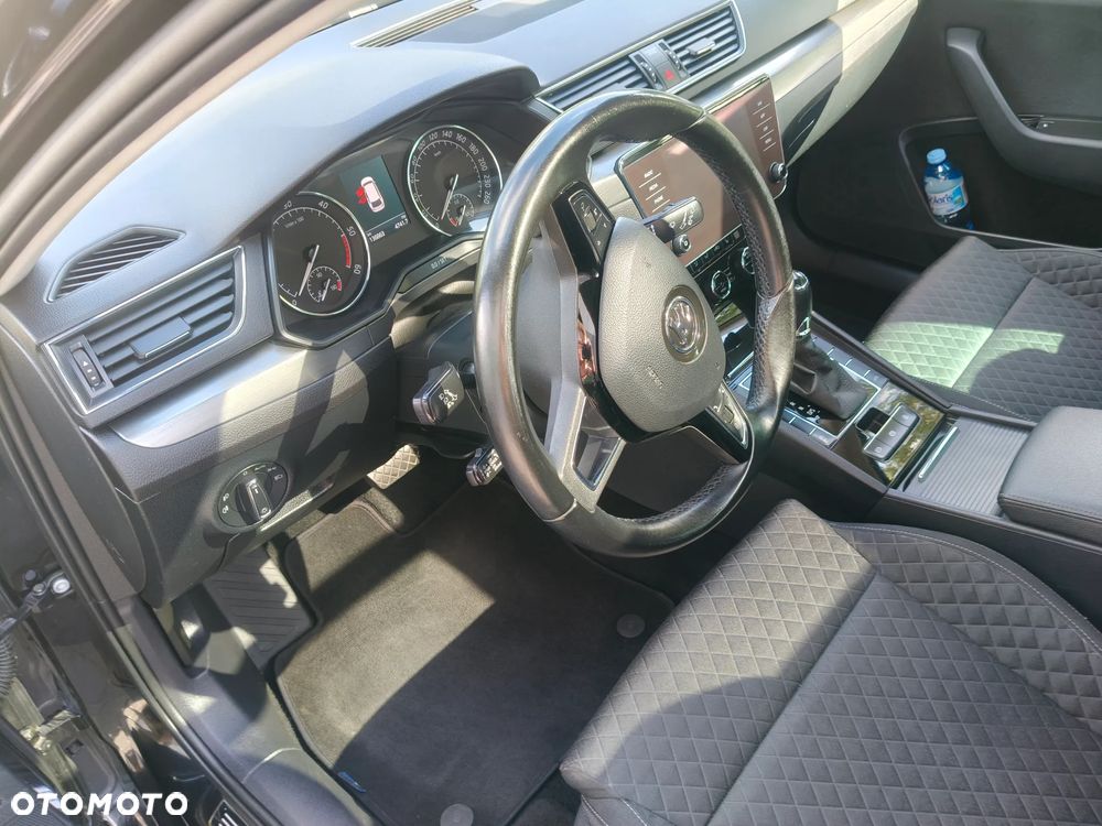 Skoda Superb Combi 2.0 TDI DSG Premium Edition - 21