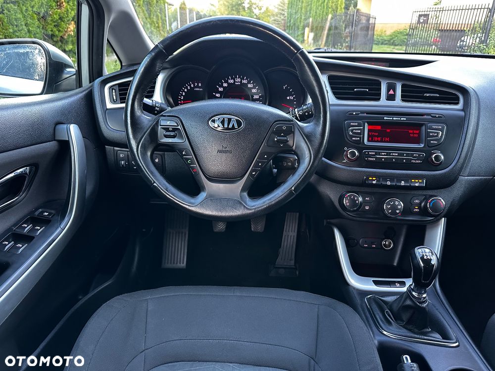 Kia Ceed 1.6 GDI Fifa World Cup Edition - 29