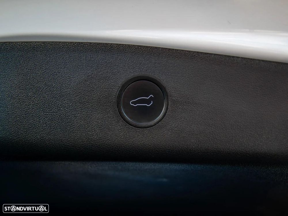 Tesla Model 3 Performance Dual Motor AWD - 11