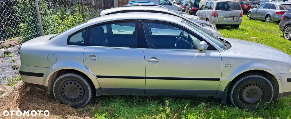 Volkswagen Passat - 4