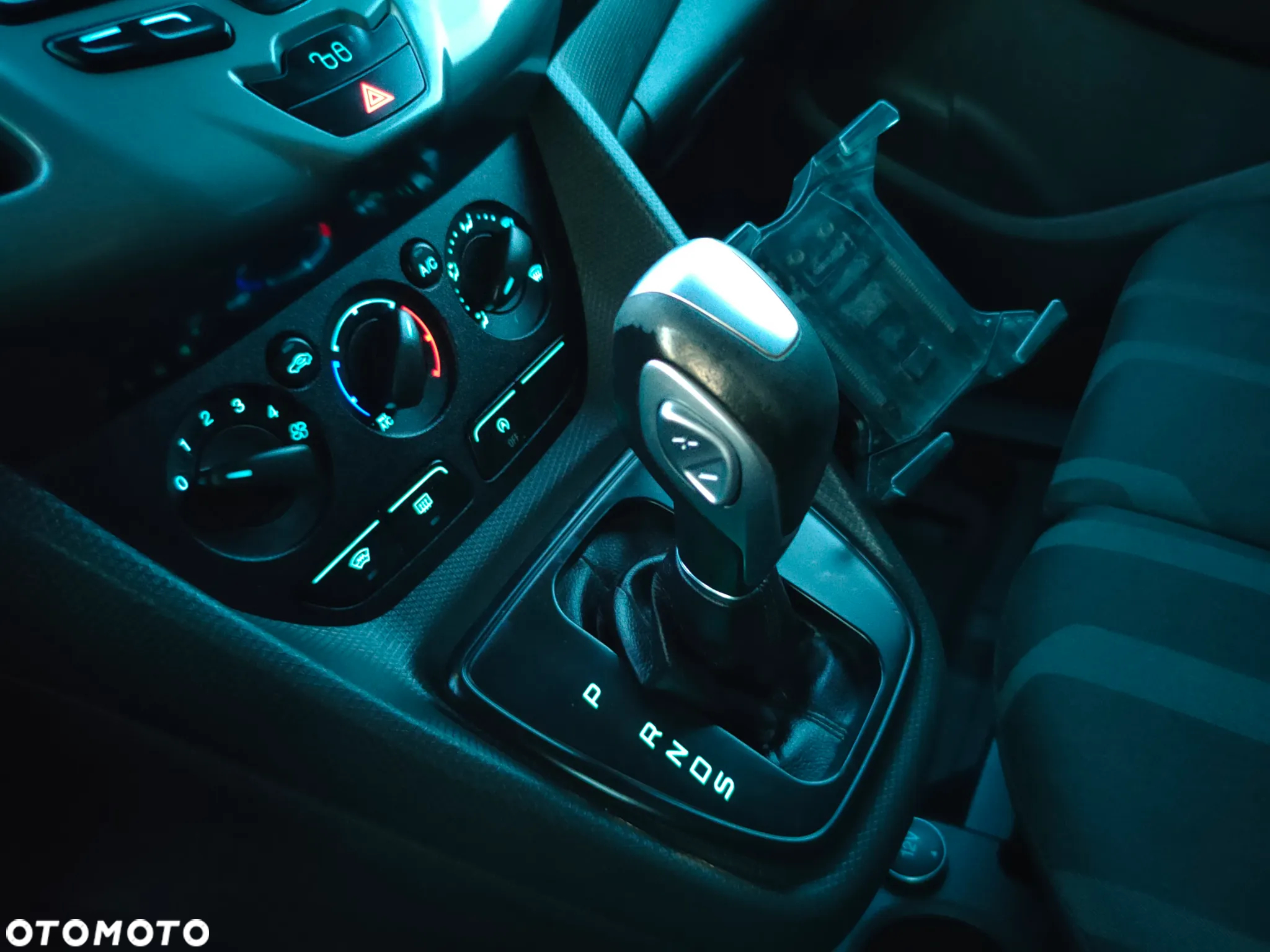 Ford Connect - 36