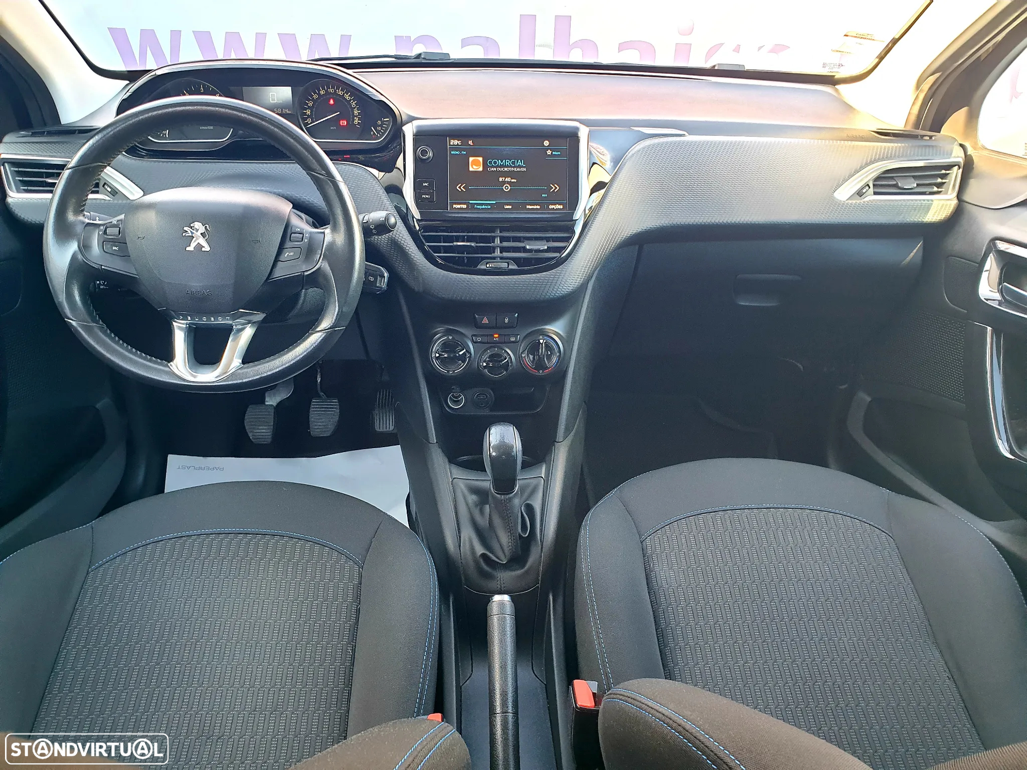 Peugeot 208 1.6 BlueHDi Style - 6
