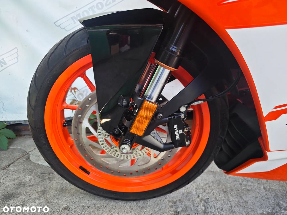 KTM RC 125 - 8