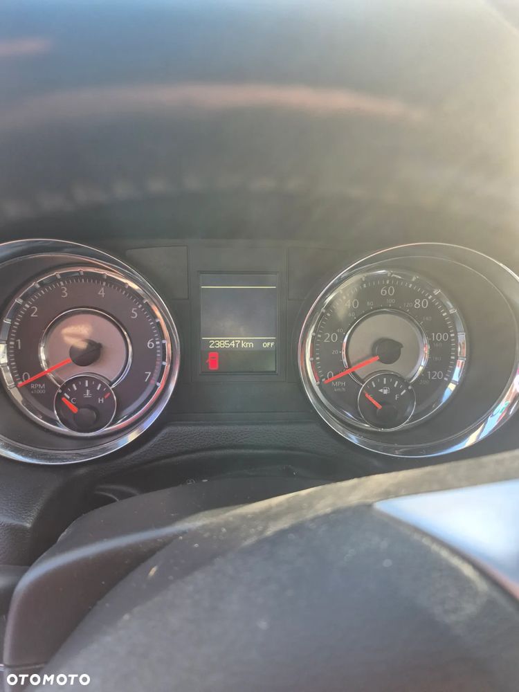 Chrysler Town & Country 3.6 Limited - 6