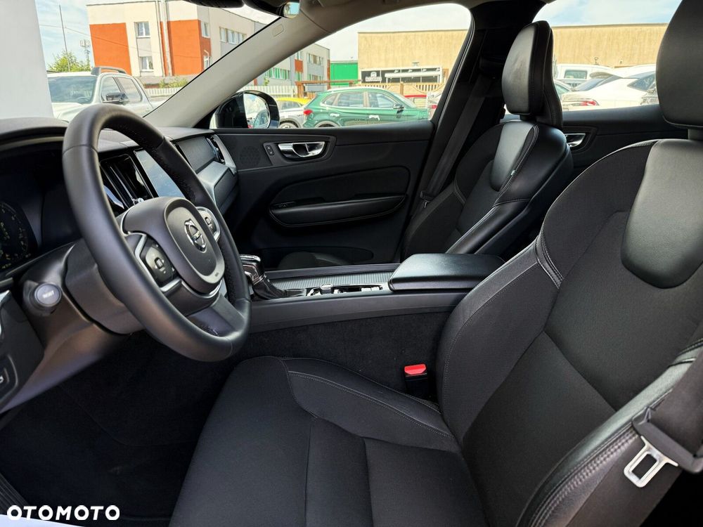 Volvo XC 60 T4 Momentum Pro - 15