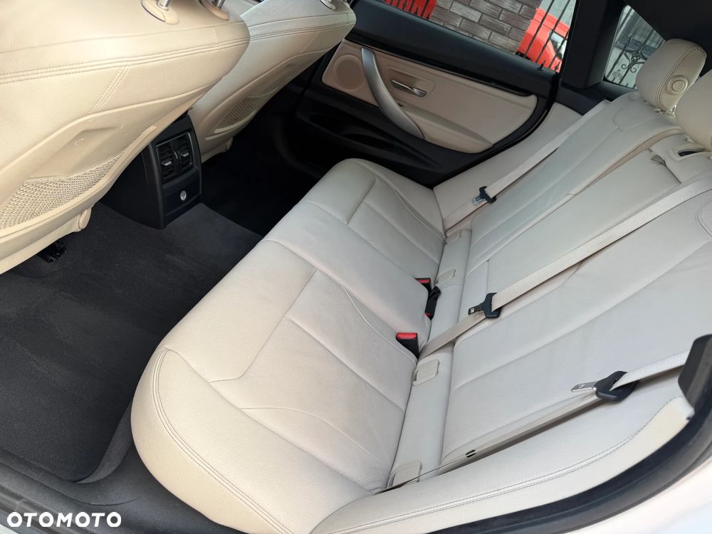 BMW 3GT 330i xDrive M Sport - 30