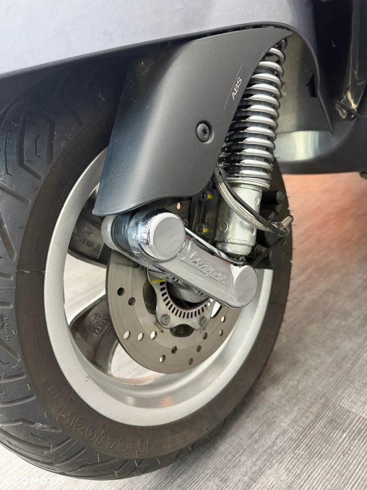 Vespa GTS - 19