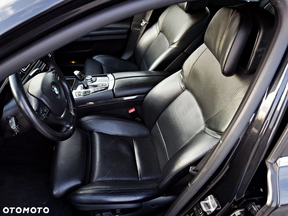 BMW Seria 7 740d - 25