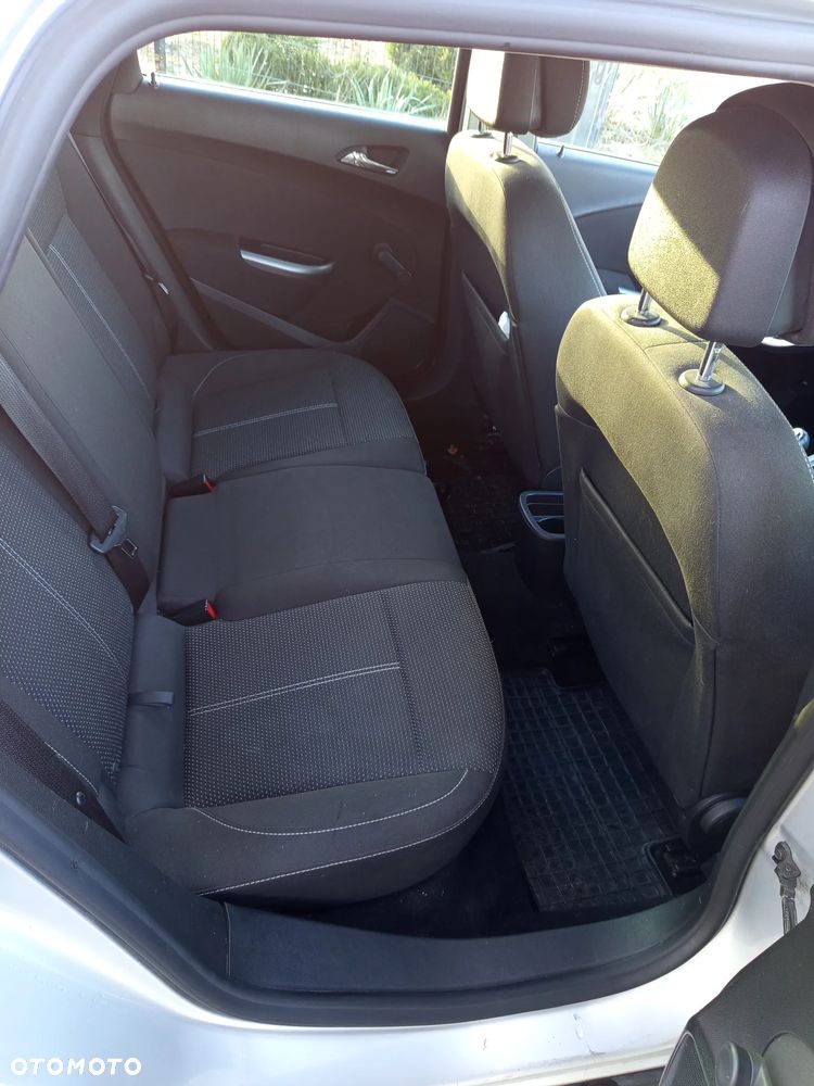 Opel Astra 1.4 Cosmo - 4