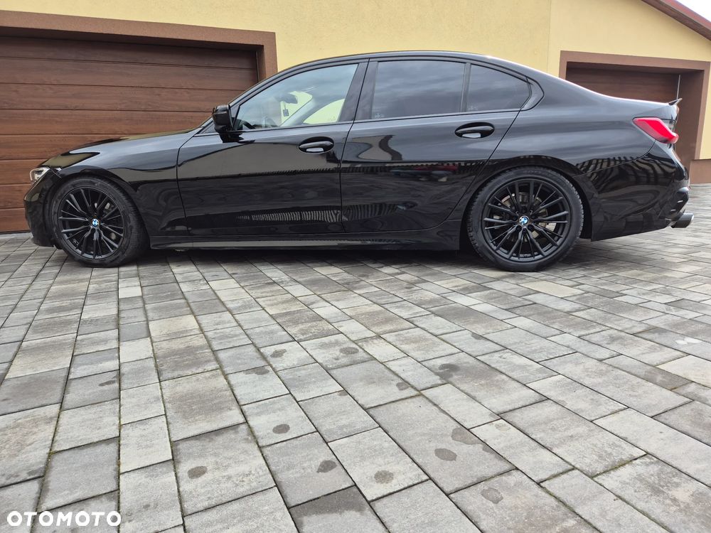 BMW 3 Series 2019 photo 3