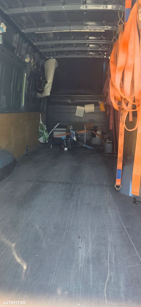 Mercedes-Benz Sprinter - 12