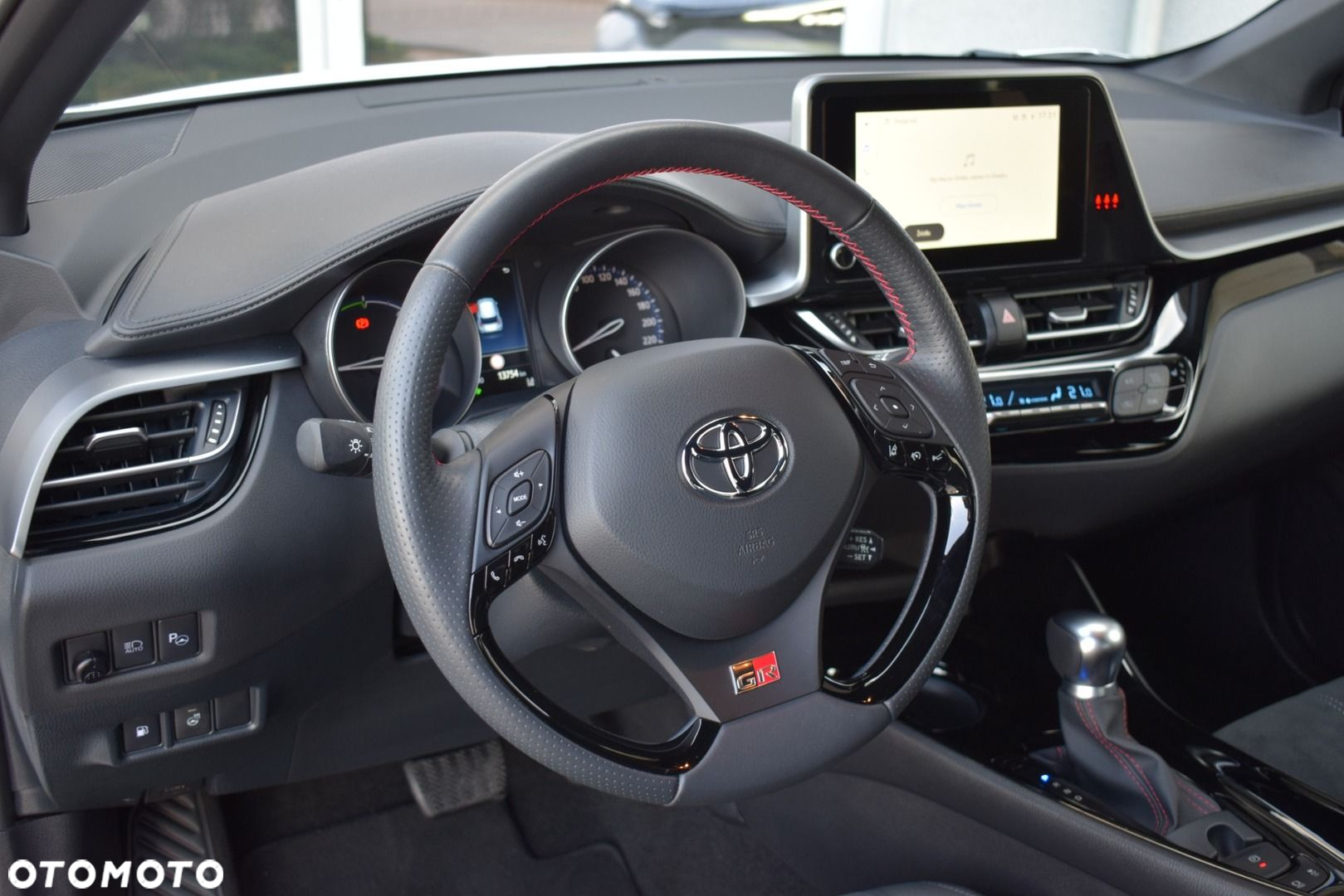 Toyota C-HR - 11