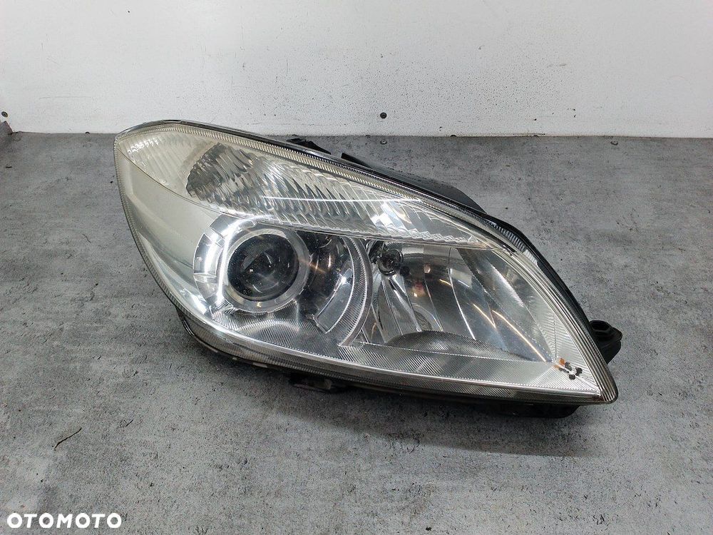 LAMPA PRZÓD PRAWA SKODA FABIA II FL - 1