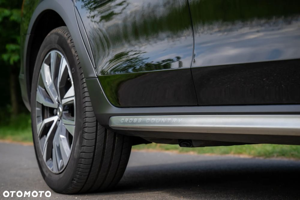 Volvo V90 Cross Country - 22