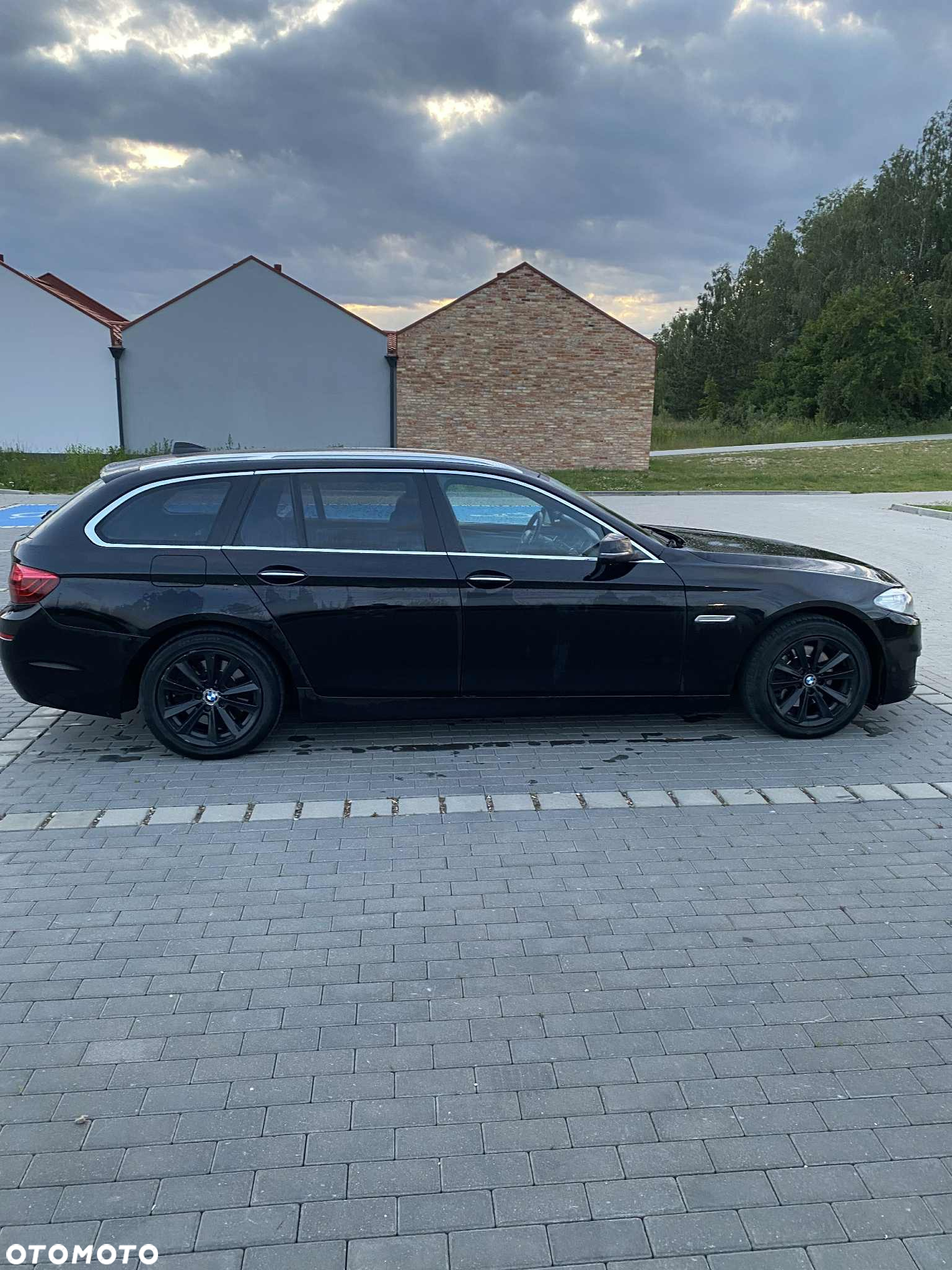 BMW Seria 5 520d Touring - 9