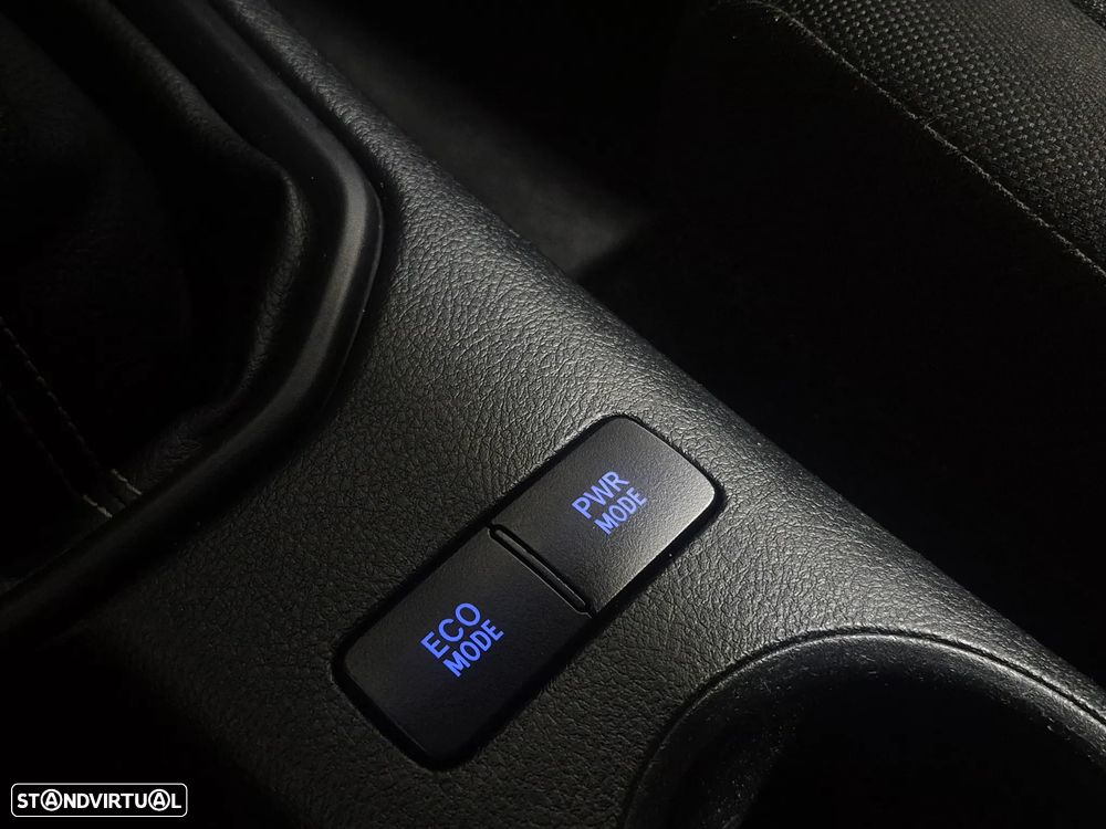 Toyota Hilux 2.4D-4D - 3 LUG. | GARANTIA | NACIONAL - 150.000KM - 20