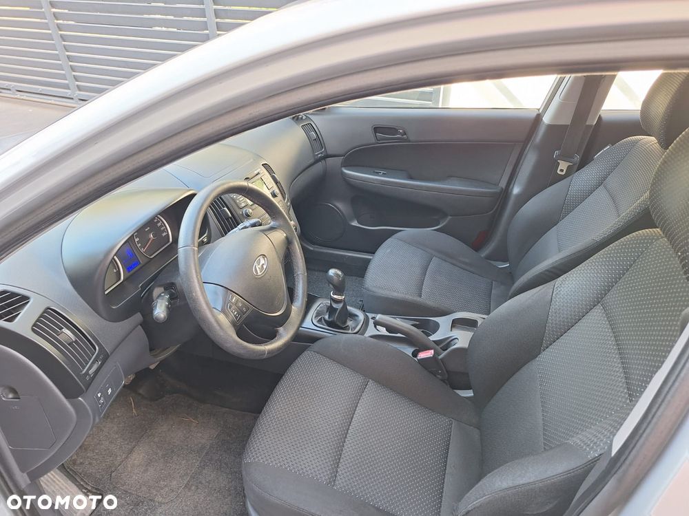 Hyundai i30 1.6 CRDi blue Classic - 4