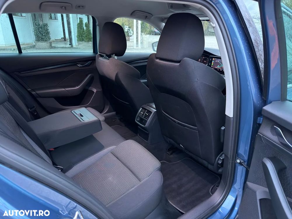 Skoda Octavia Combi 2.0 TDI DSG Ambition - 22