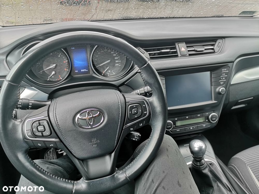 Toyota Avensis 2.0 D-4D Premium - 5
