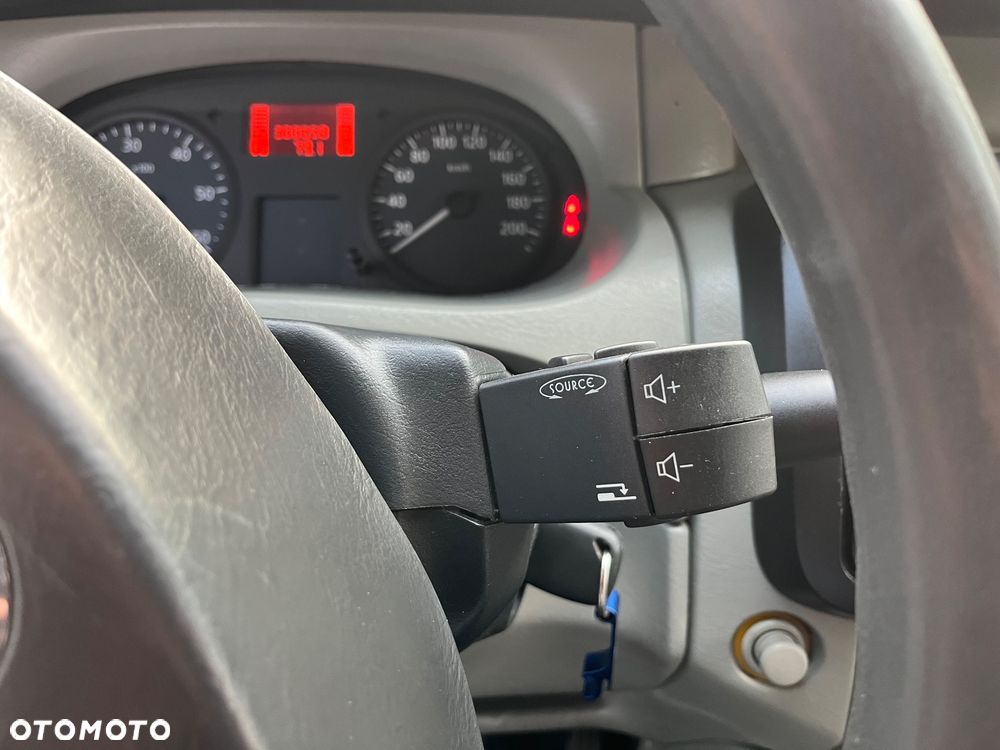Renault TRAFIC - 13