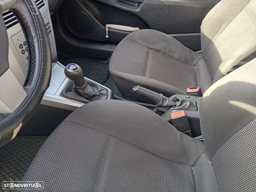 Opel Astra GTC 1.3 CDTI - 11