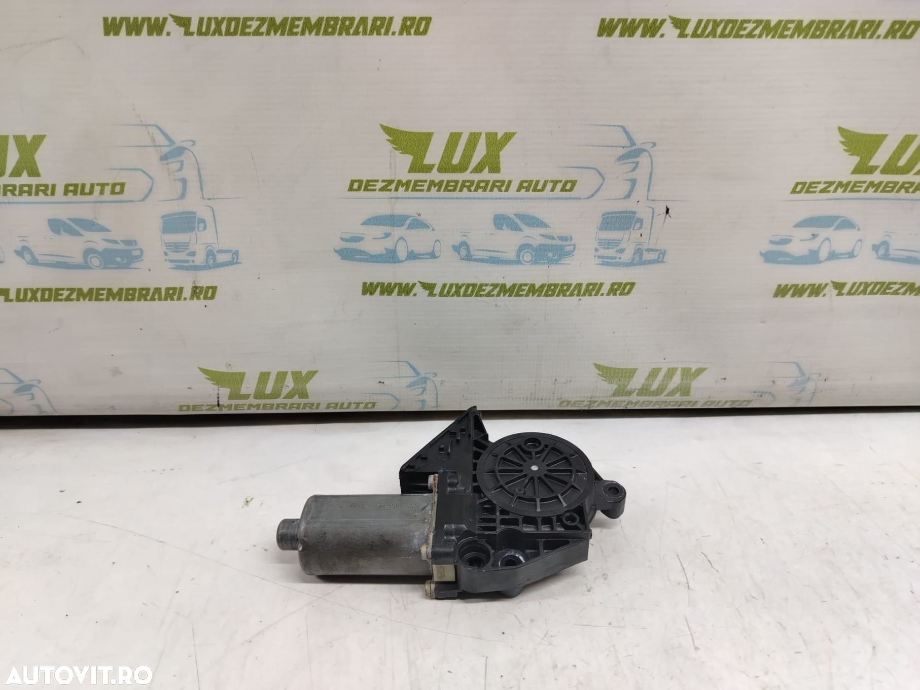 Motoras macara dreapta fata 0130821764 Volkswagen VW Touareg generati - 2
