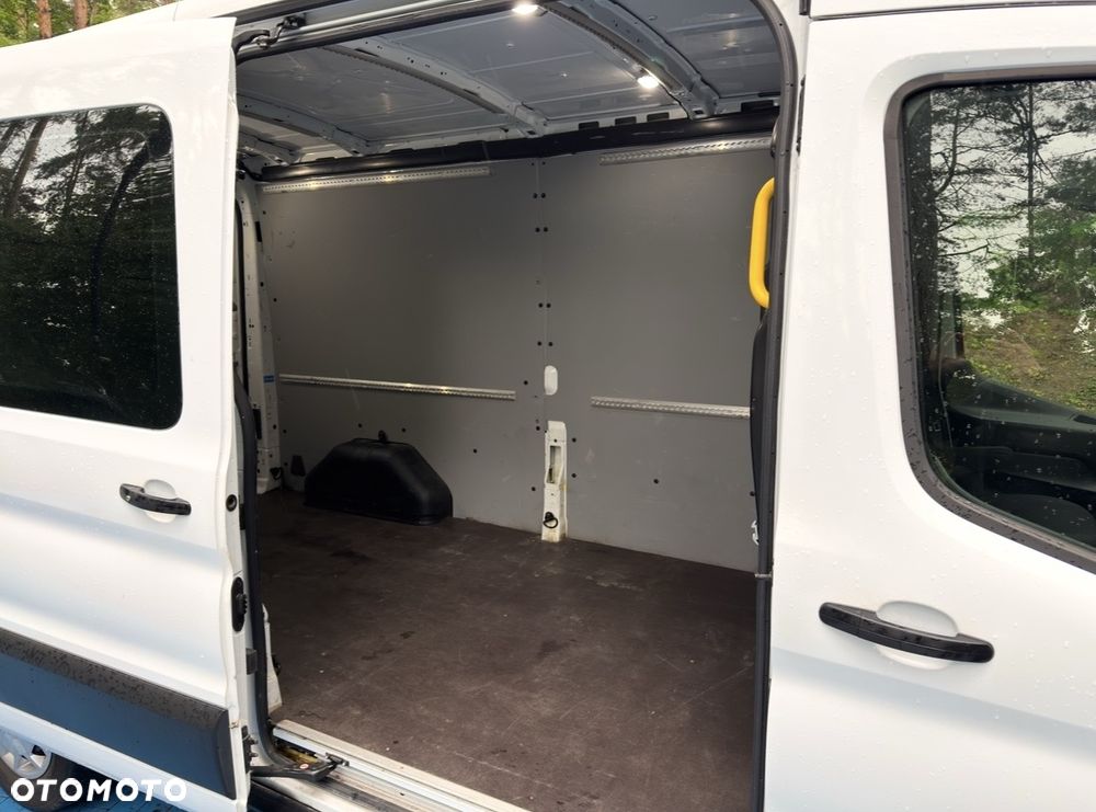 Ford Transit Kombi L3H2 Limited - 10