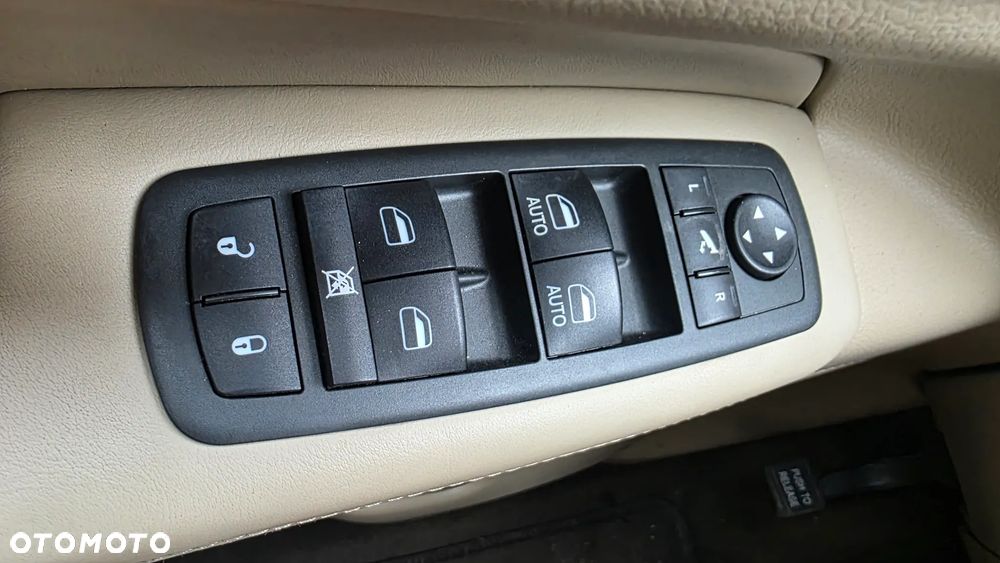 Jeep Grand Cherokee - 11