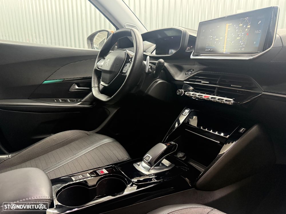 Peugeot 2008 1.5 BlueHDi Allure Pack EAT8 - 17