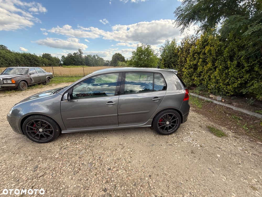Volkswagen Golf - 2