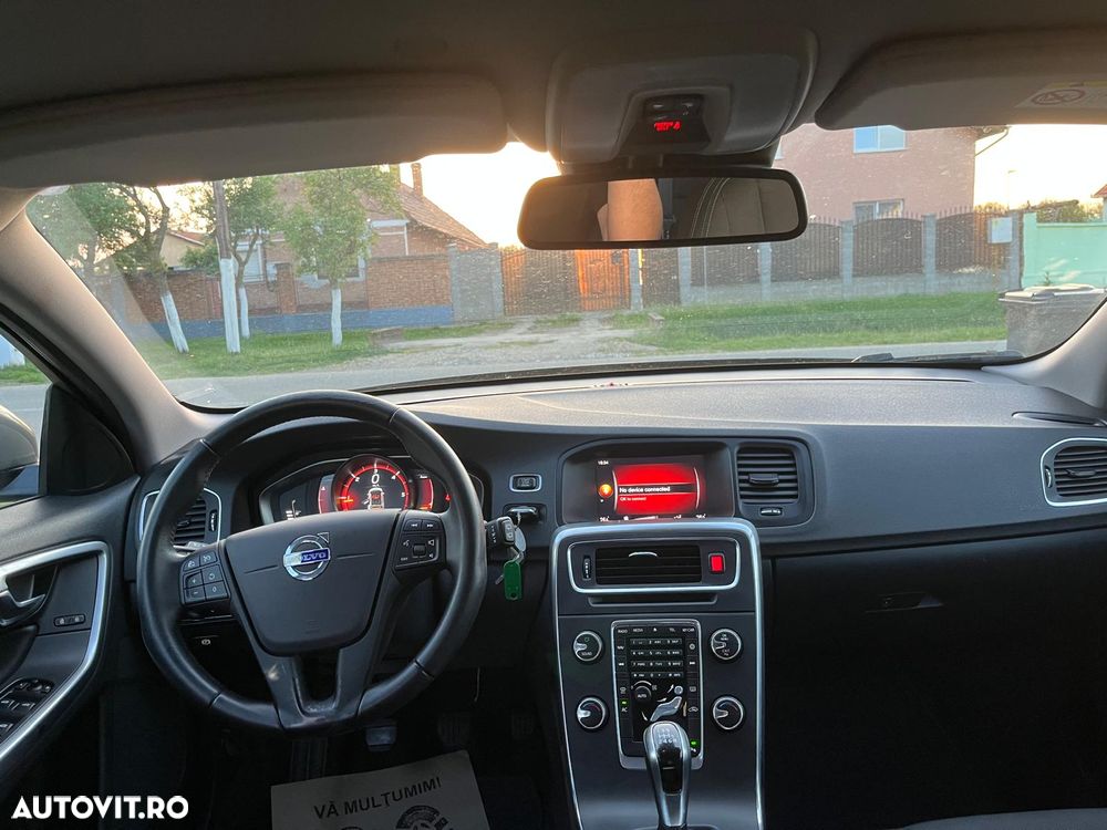 Volvo V60 D2 Momentum - 12
