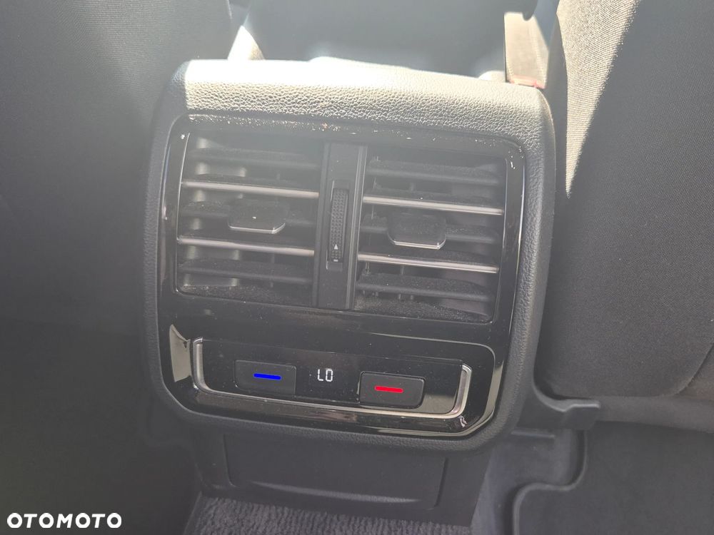 Volkswagen Passat - 18