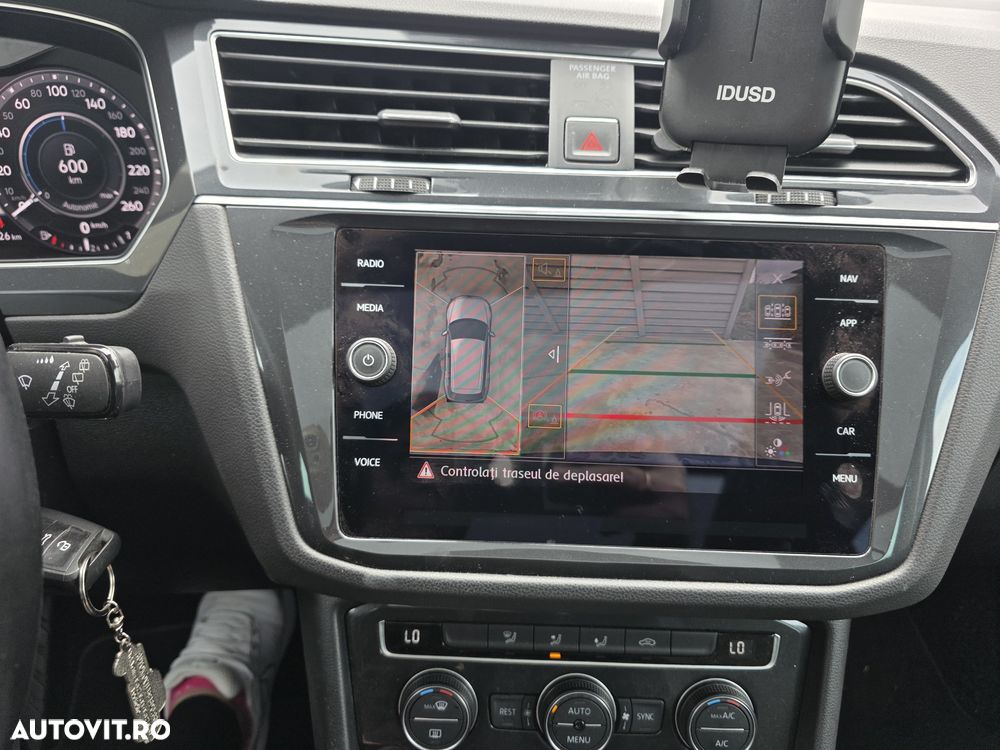 Volkswagen Tiguan - 9