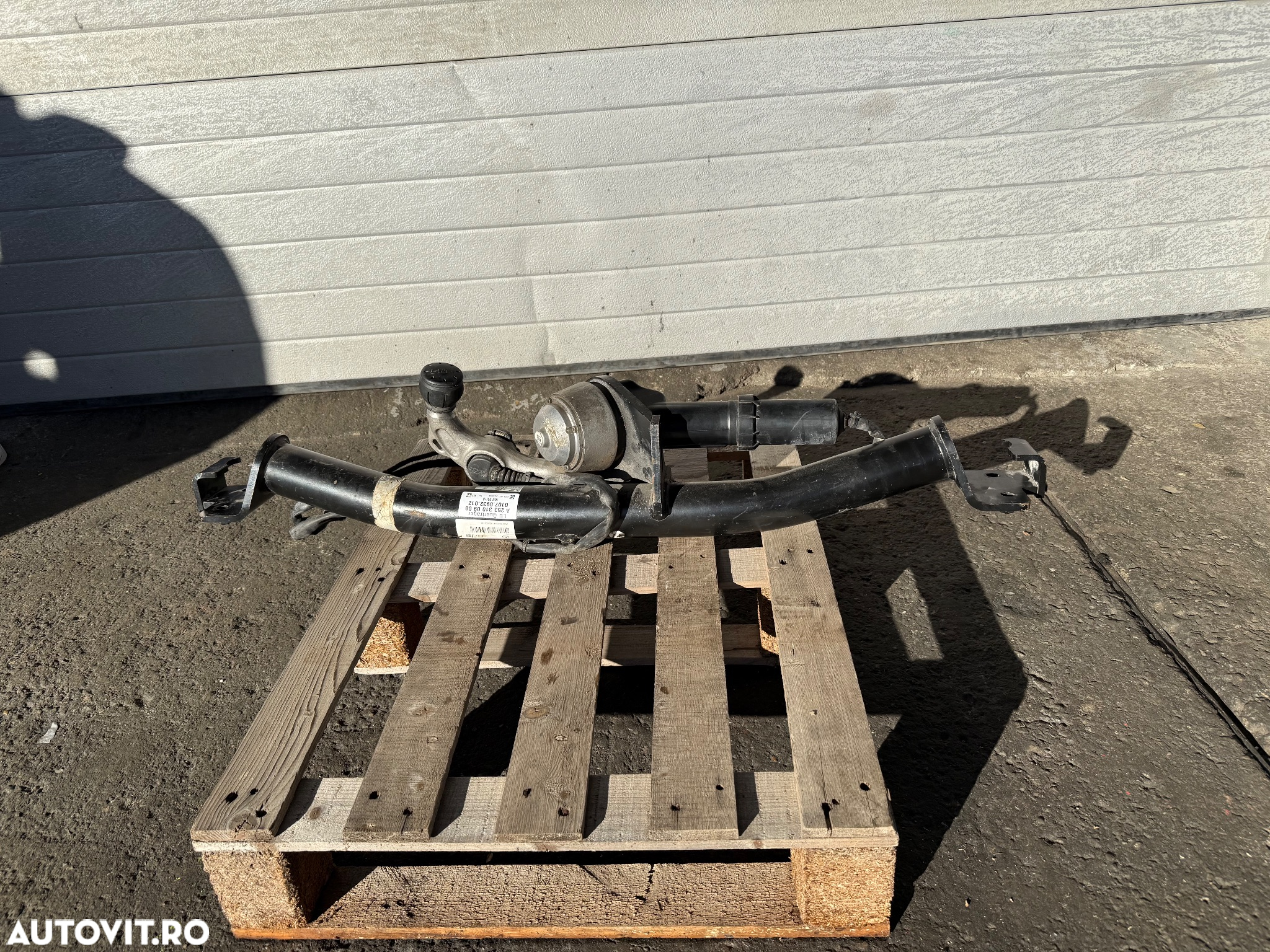 Cârlig remorcare tractare mercedes GLC suv  w253 A253 x253 C253 electric original mercedes oem - 4