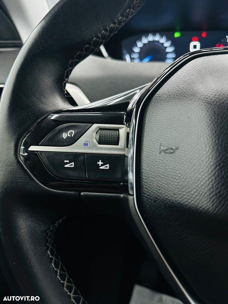 Peugeot 5008 PureTech 130 Stop & Start Allure Business-Paket - 34