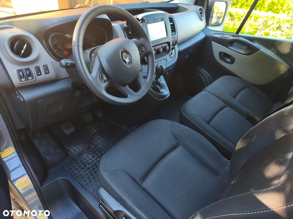 Renault Trafic - 16