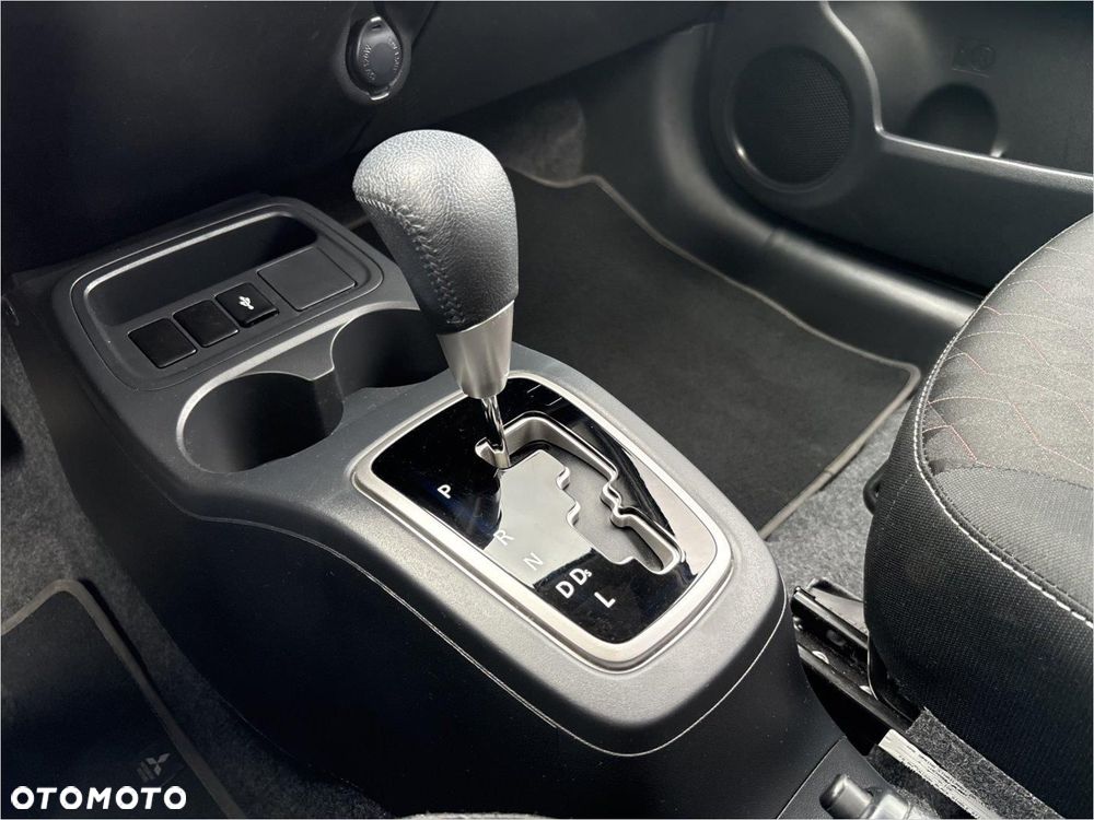 Mitsubishi Space Star 1.2 Intense CVT - 14