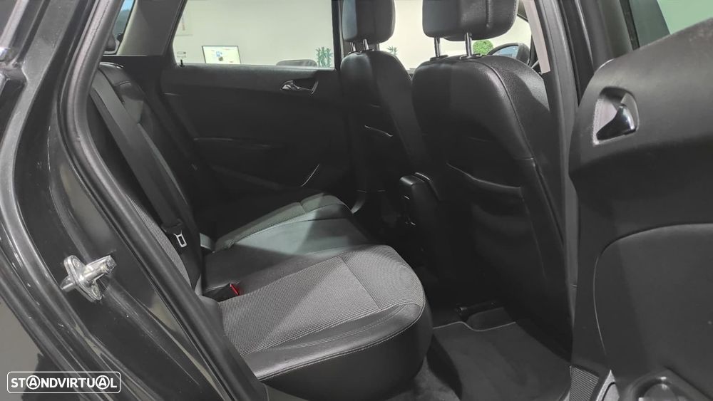 Opel Astra Sports Tourer 1.6 CDTi Executive S/S - 20