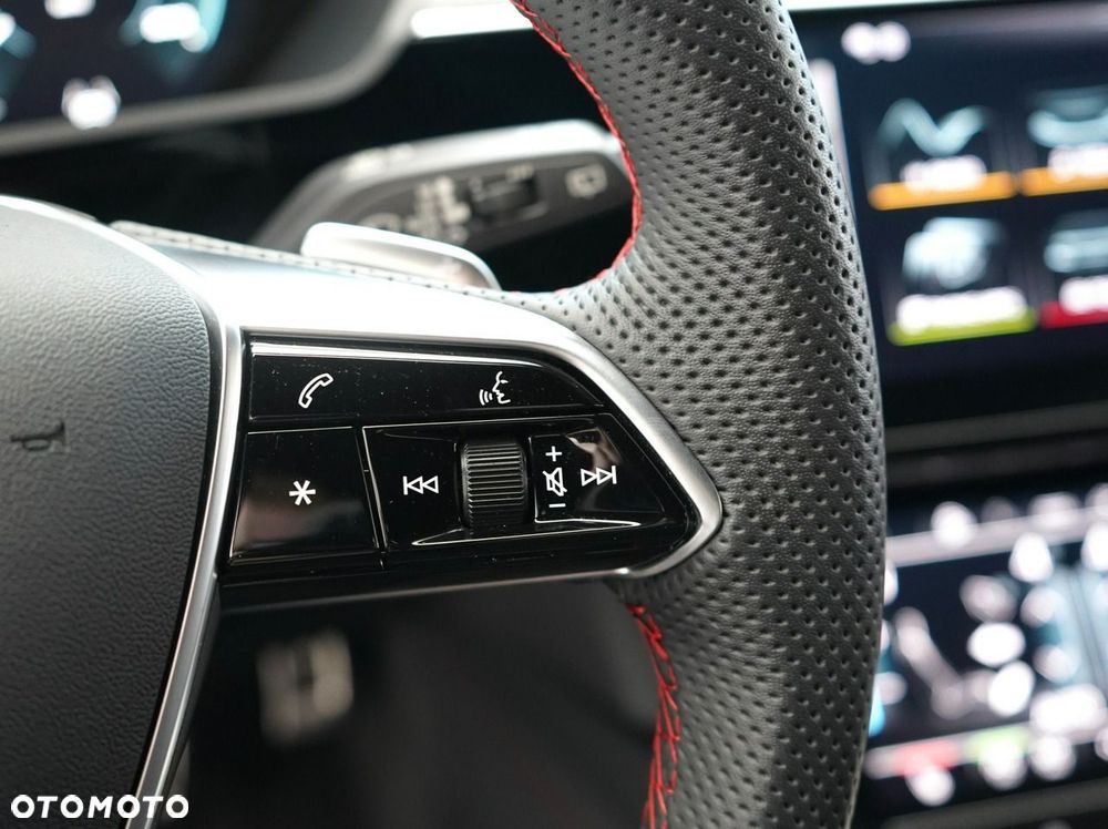 Audi Q8 e-tron - 16