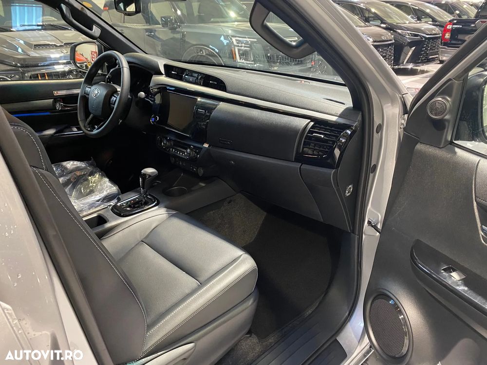 Toyota Hilux 2.8D 204CP 4x4 Double Cab AT MHEV Invincible - 14